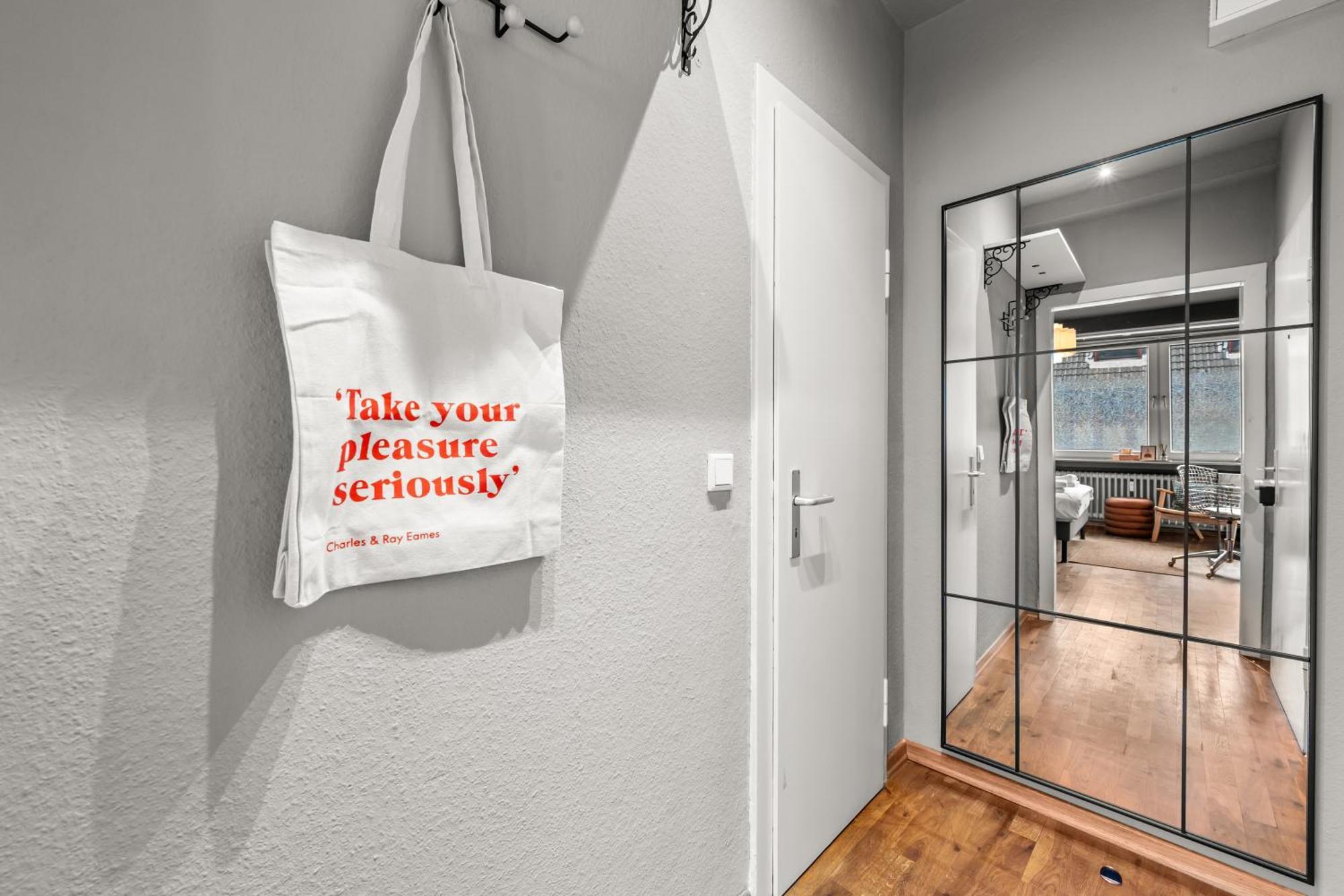 Medienhafen Designer Apartment *